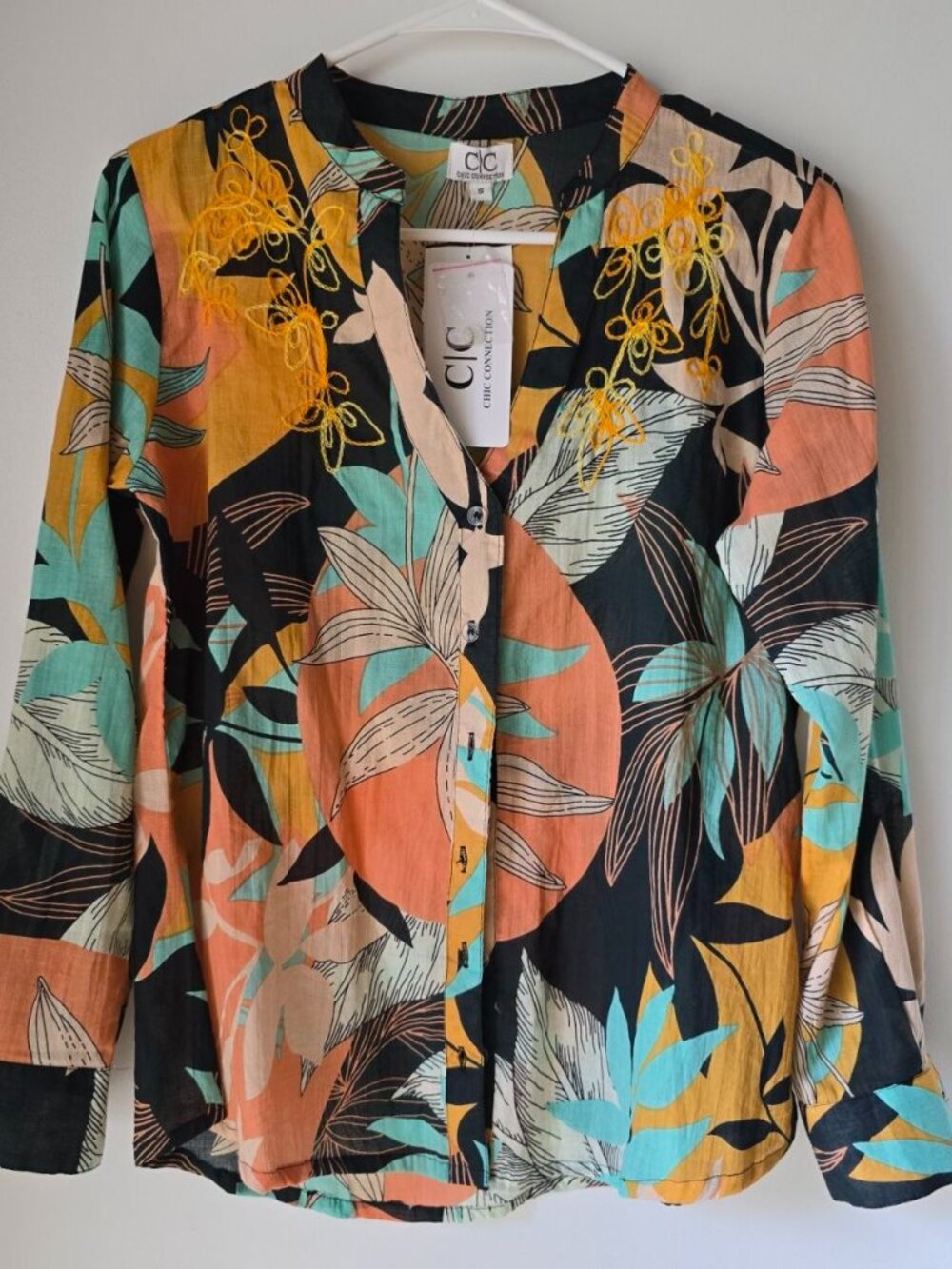 Chic Connection Embroidered Blouse NWT Womens Small S Floral Cotton Tropical Top